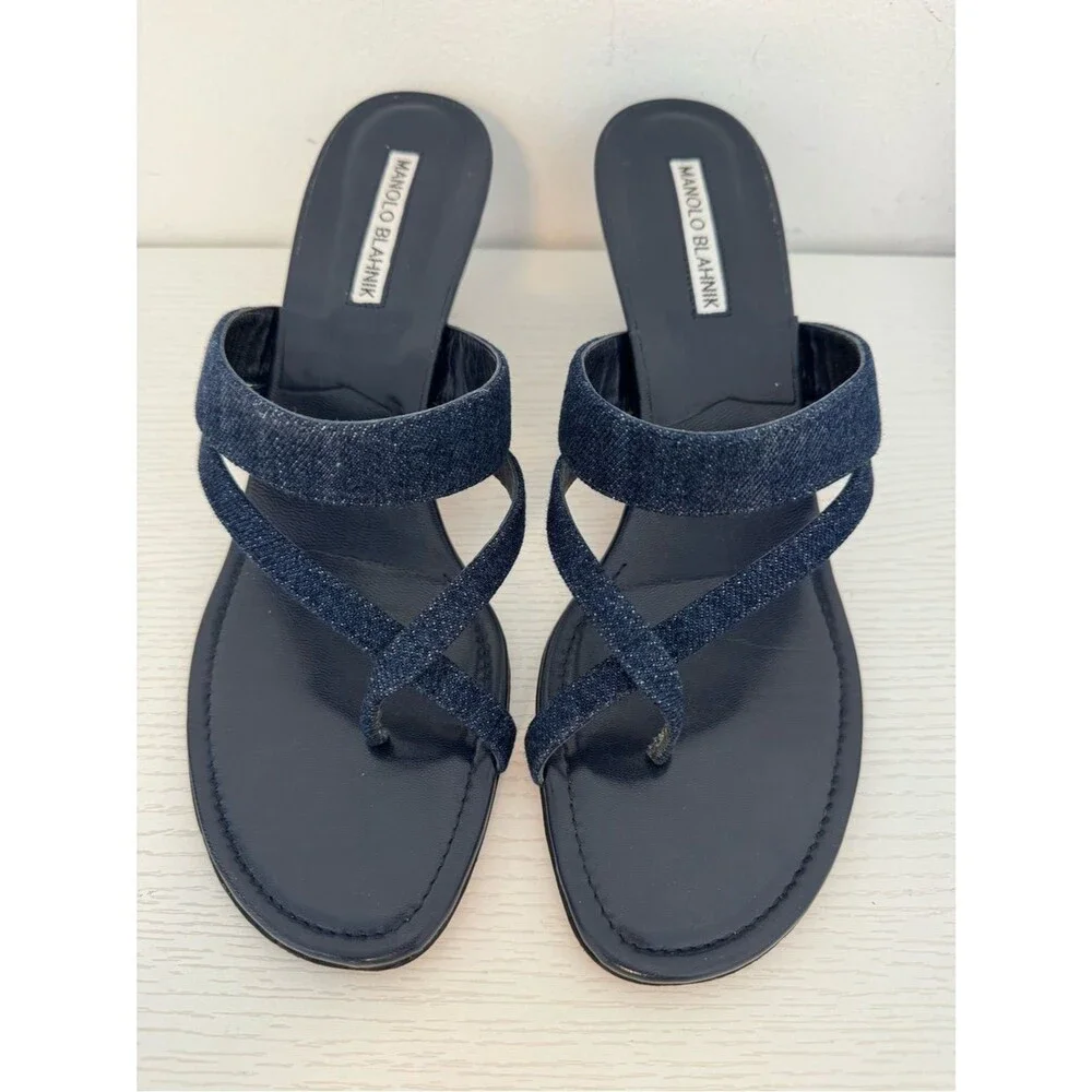 Manolo Blahnik Blue Susa Denim Low Kitten Heel Open Toe Sandals EU 40 Authentic